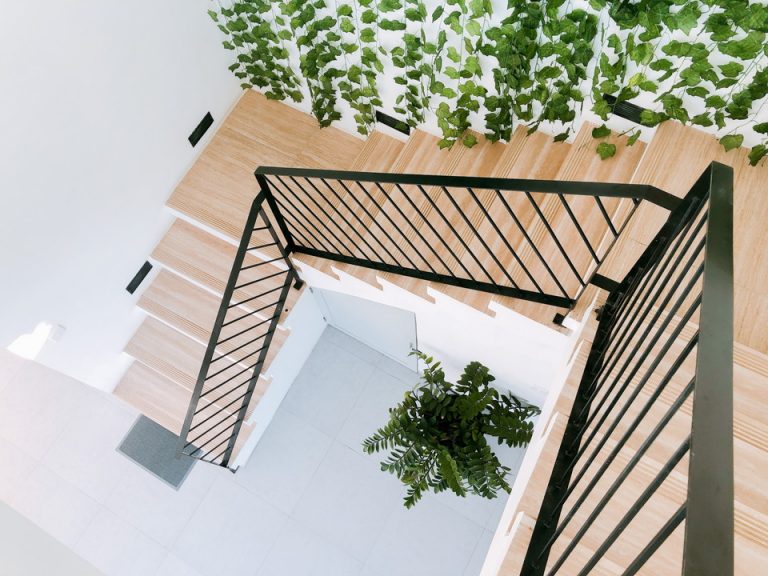 2階から撮った階段