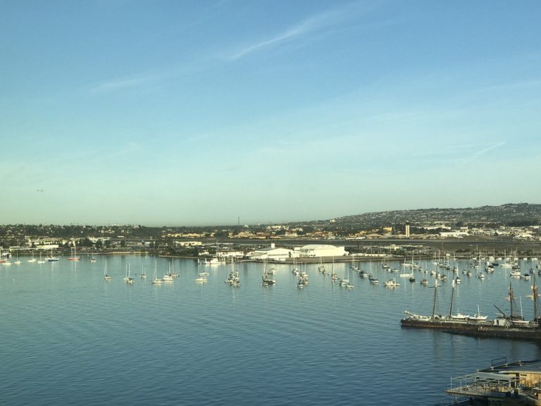 部屋からは停泊しているプライベートボートも見えました