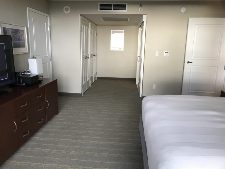 ベッドルーム全体