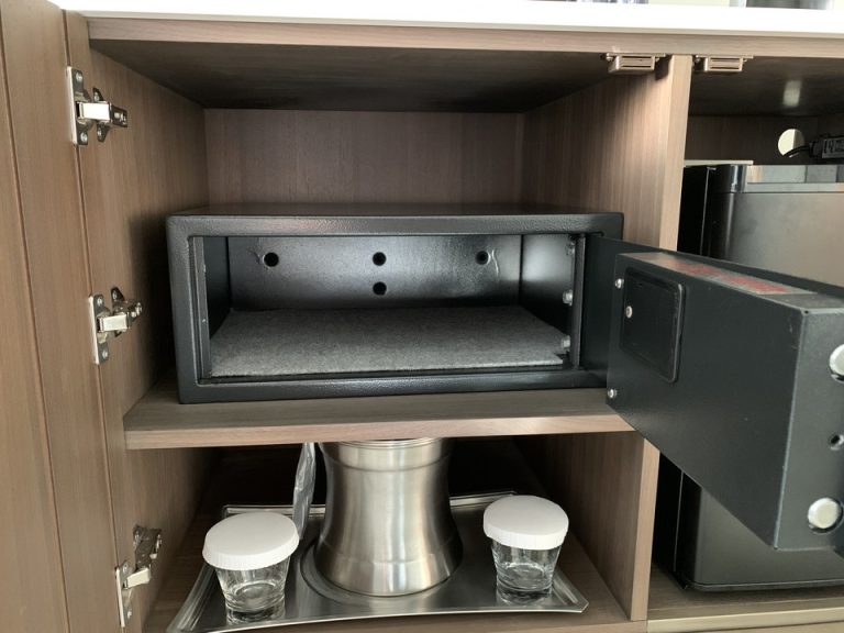 セーフティボックス(開けた状態)