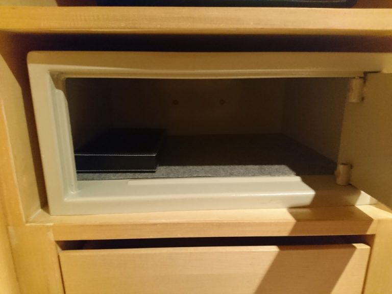 セーフティボックス(開けた状態)