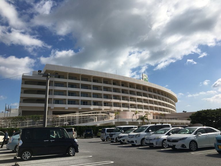 建物全体ー巨大なホテルです