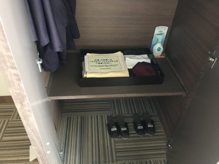 クローゼット開けた状態(1)