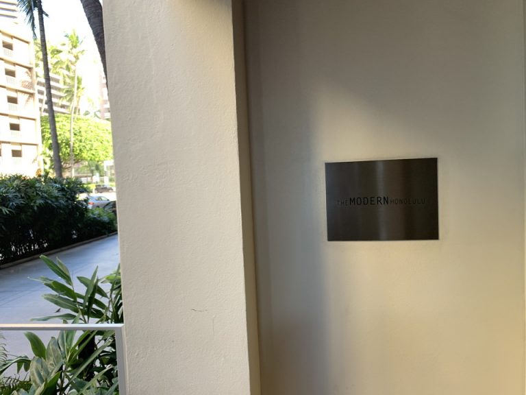 エントランス外観3