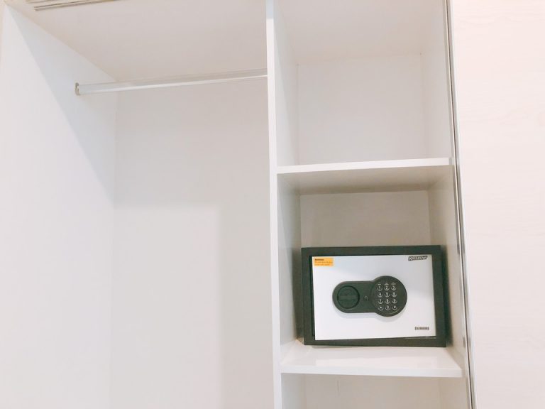 クローゼット左側上部