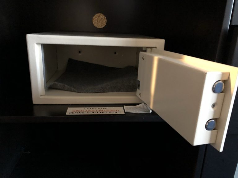 セーフティーボックス 開けた状態