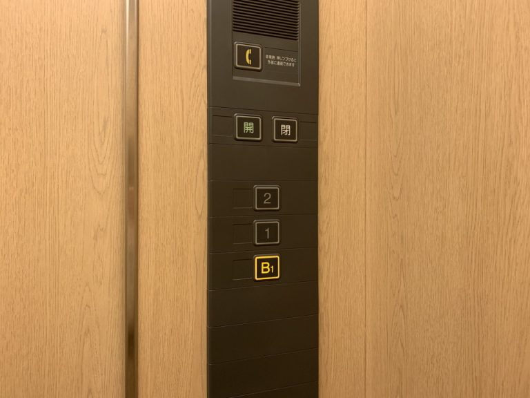 エレベーター階数ボタン