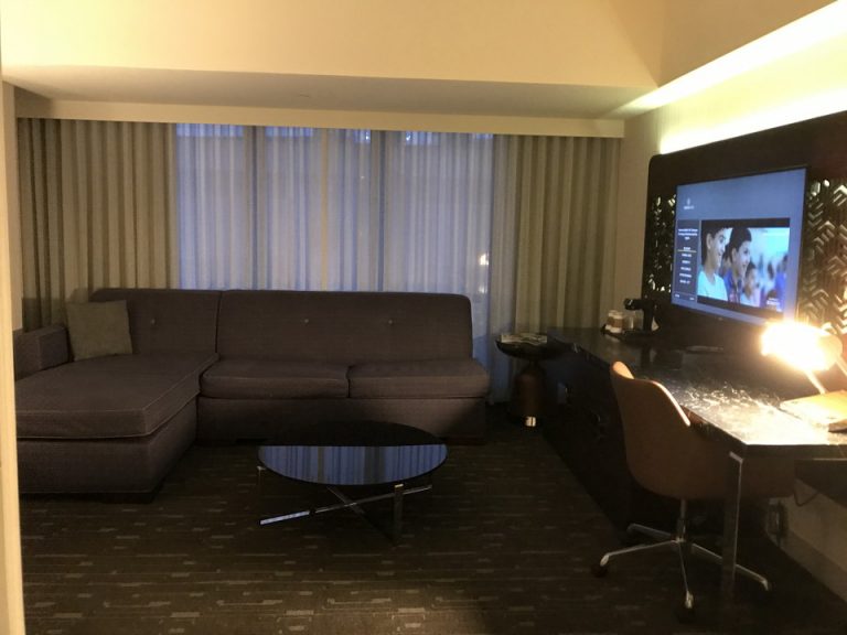 入り口入ってすぐ