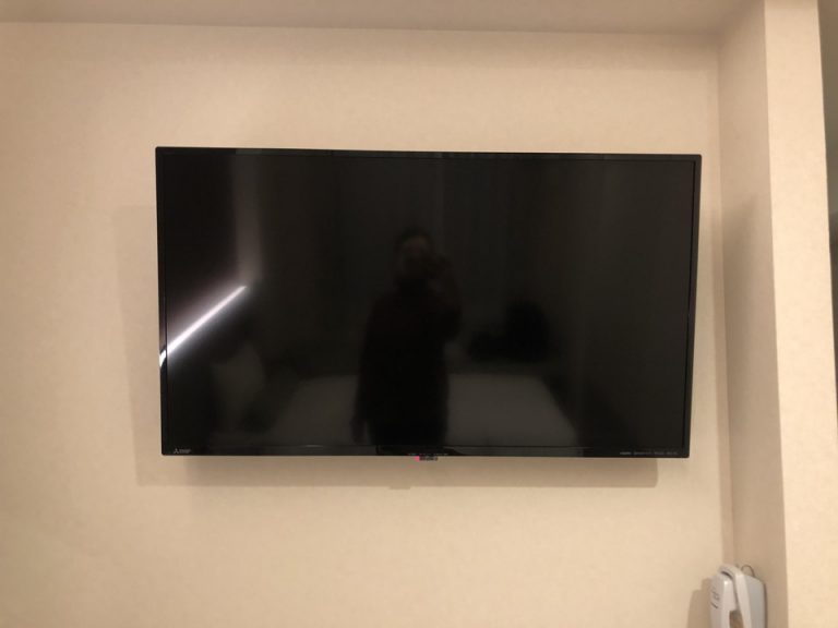 ベッド方向からTV