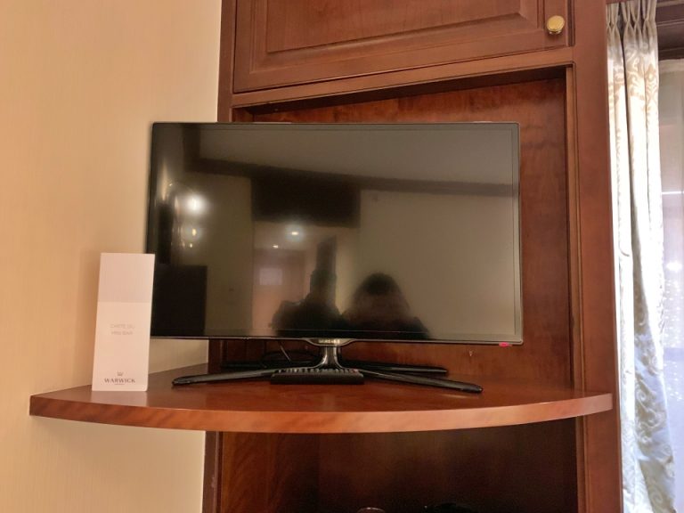ベッド方向からTV