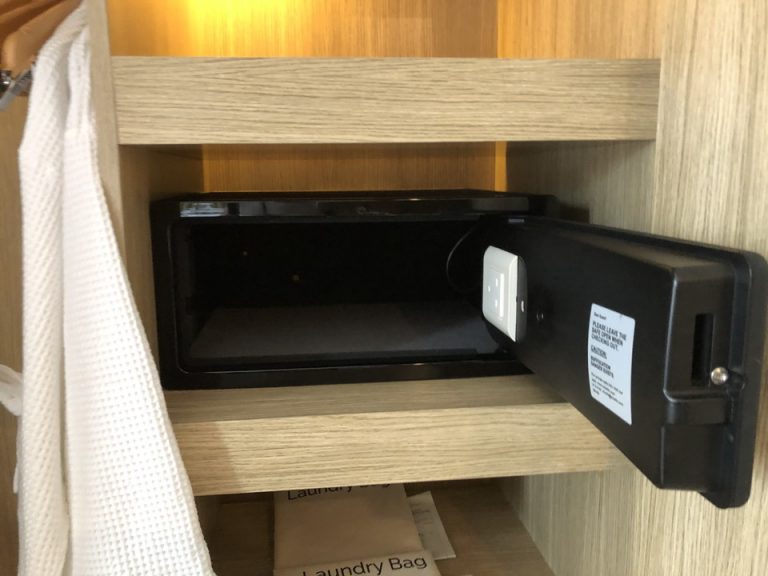 セーフティーボックス外観(開けた状態)