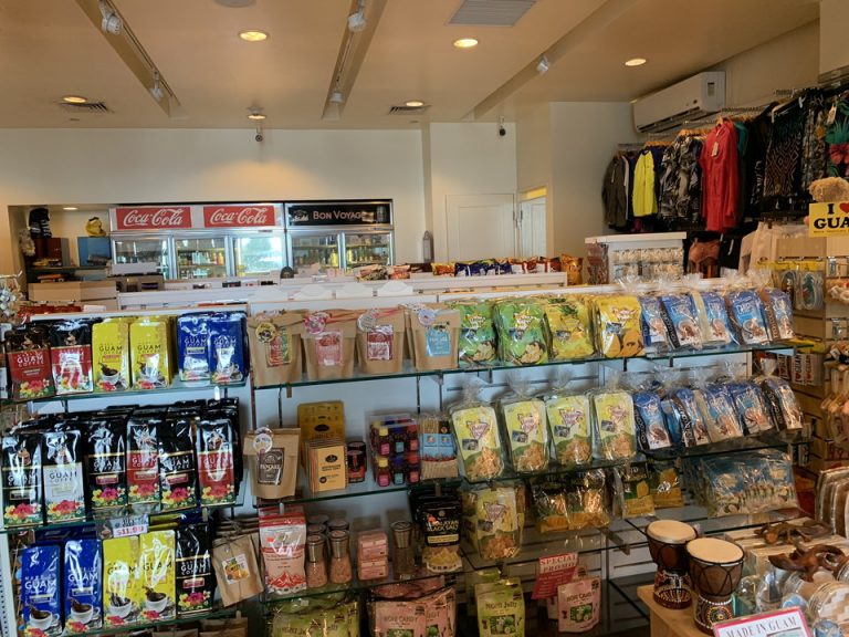 ホテル内ショップ内観
