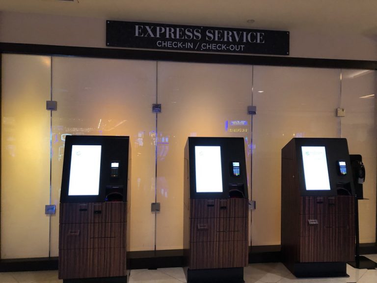 機械でのチェックイン、チェックアウトもできるようです。