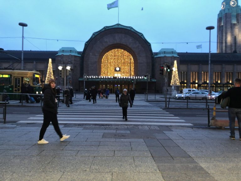 その他(ヘルシンキ中央駅 ホテルから徒歩13分 空港まで約30分).
