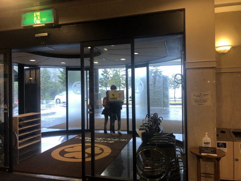 エントランス内側(1)