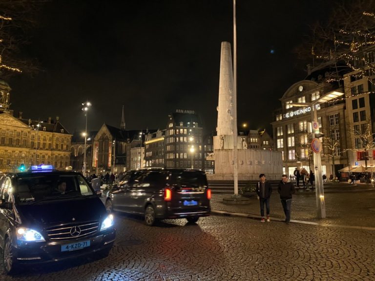 観光スポット ダム広場