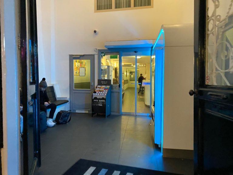 エントランス内観(1)