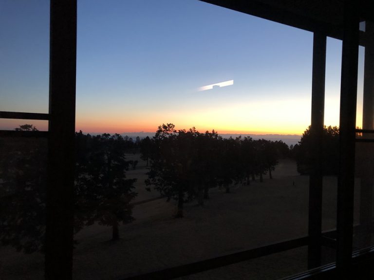 早朝 窓からの眺望