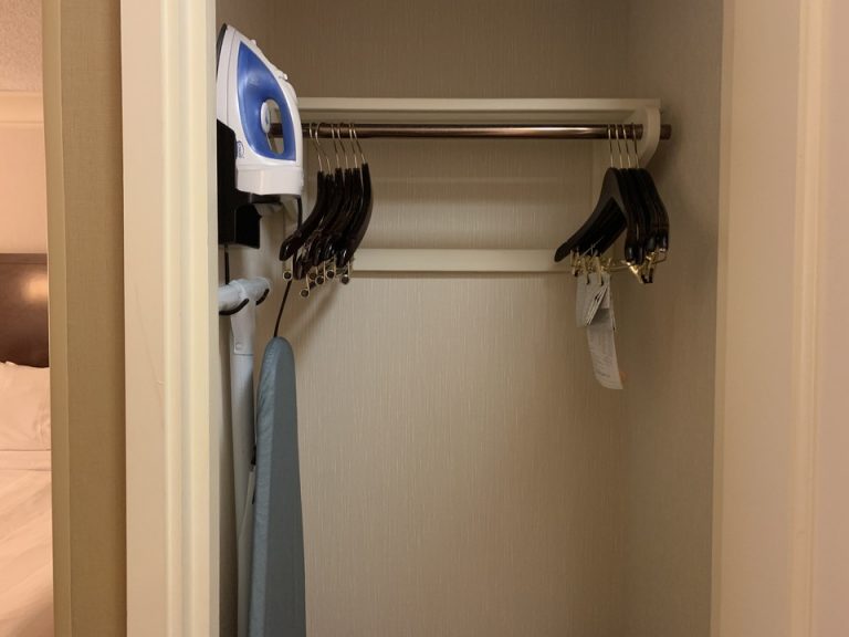 クローゼット内部