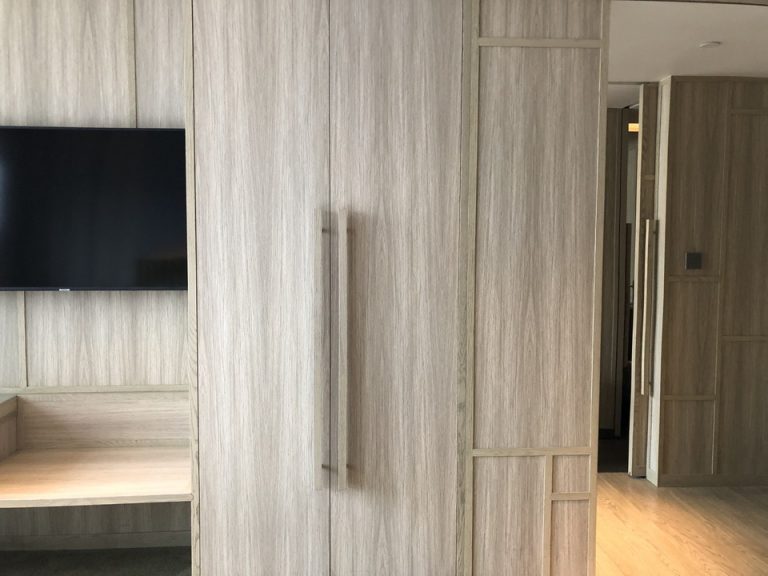 クローゼット外観(閉じた状態)