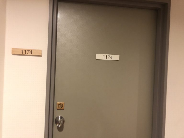 客室入口(外側)