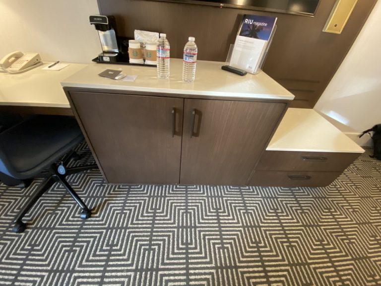 冷蔵庫等の棚 閉じた状態