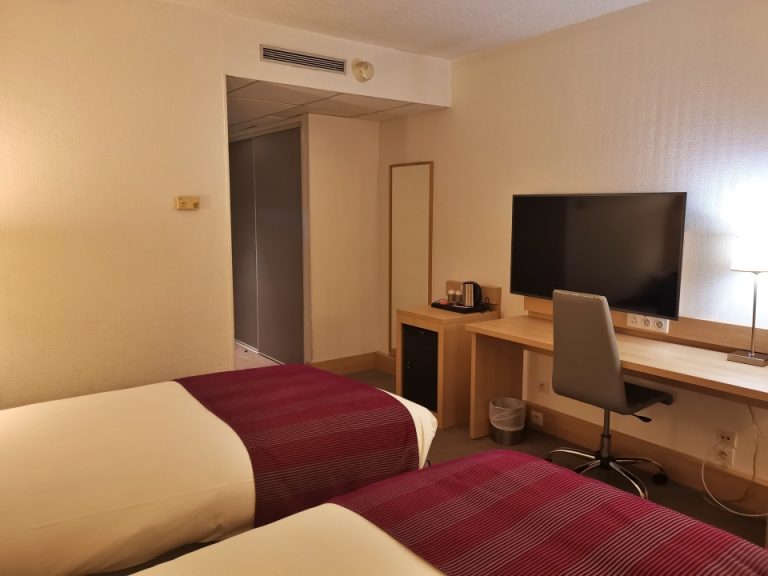 客室全体(窓際から)