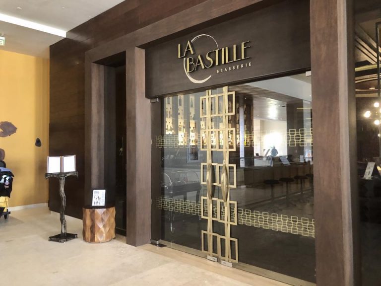 LA BASTILLE 大人限定のフレンチレストランです。