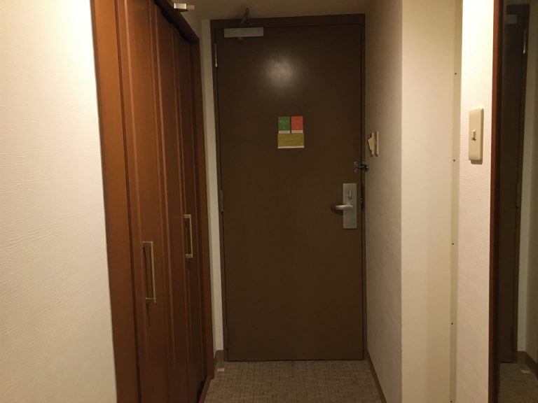 客室入口ドア