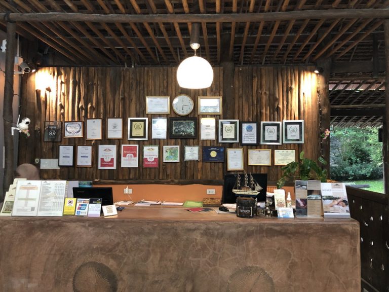 フロントカウンター