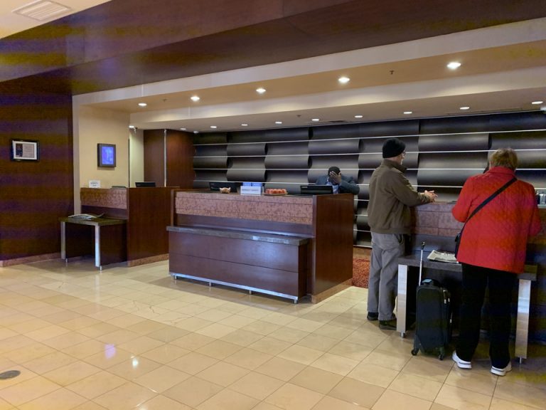 フロントカウンター