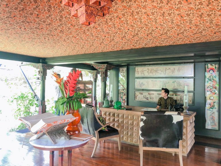 フロントカウンター