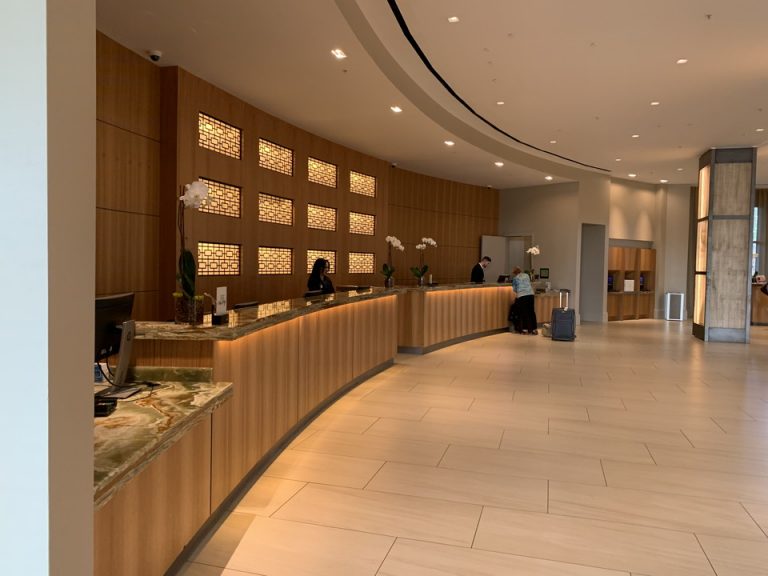 フロントカウンター