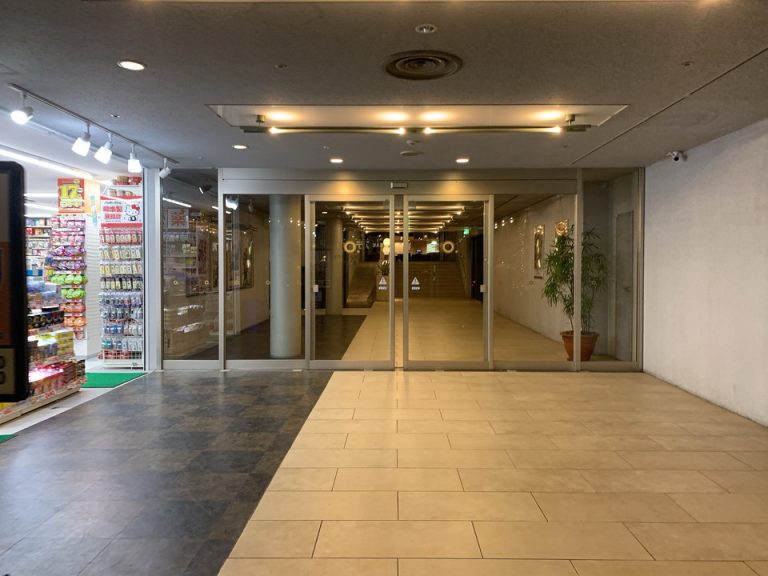 エントランス外観