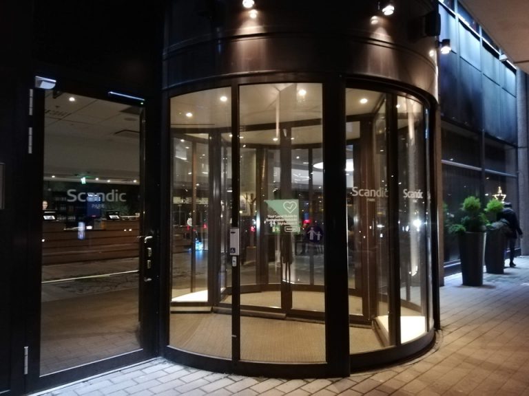 エントランス外観