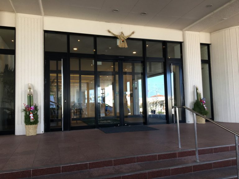 エントランス外観