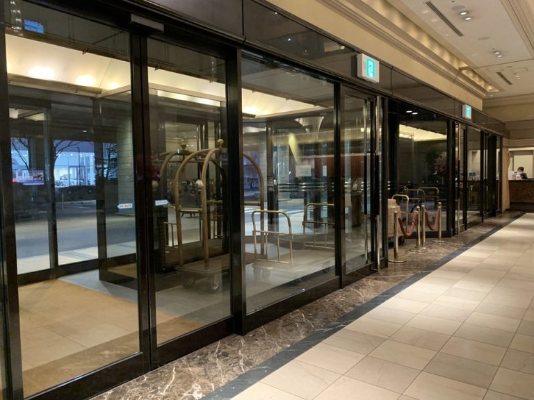 エントランス内側