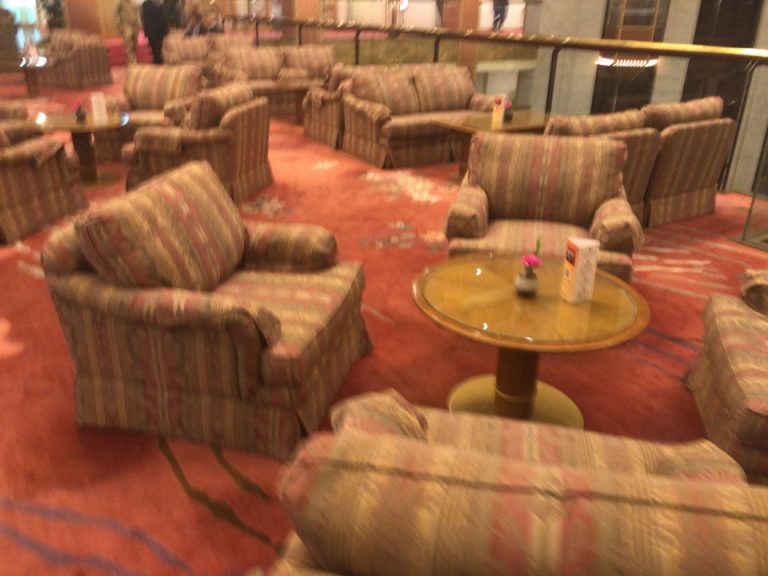 フロント前のロビー