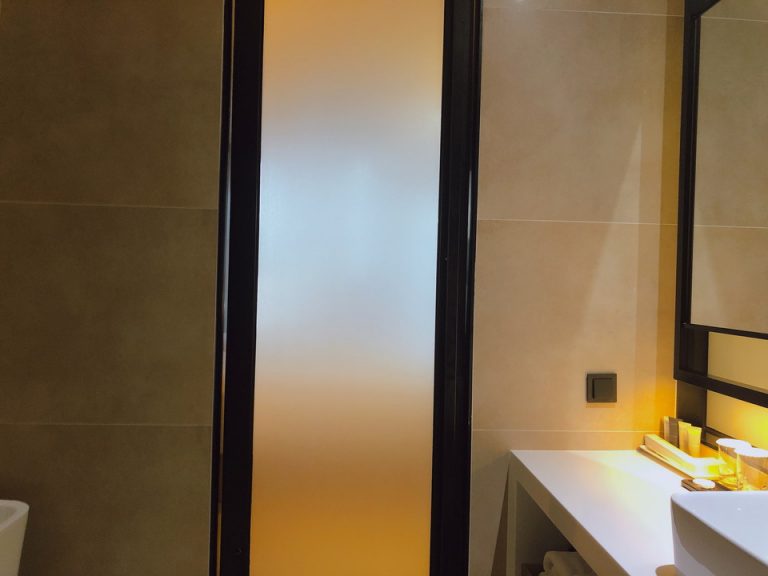 浴室扉内部から