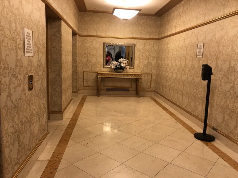 エレベーターフロント階