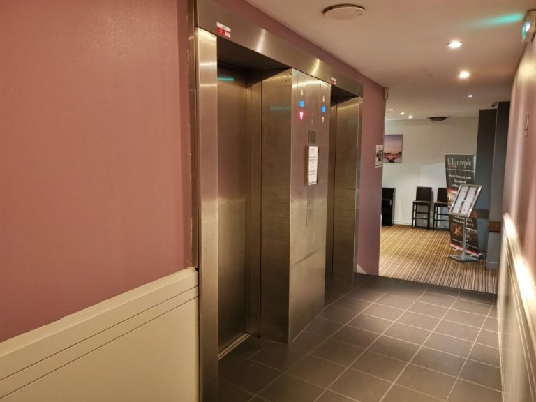 エレベーターフロント階