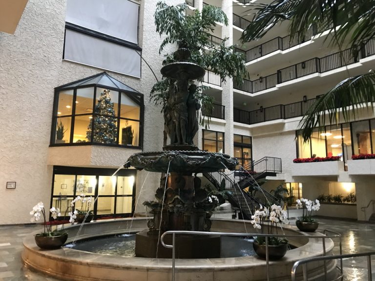 ホテル中心にある噴水