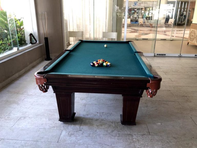 ビリヤード台