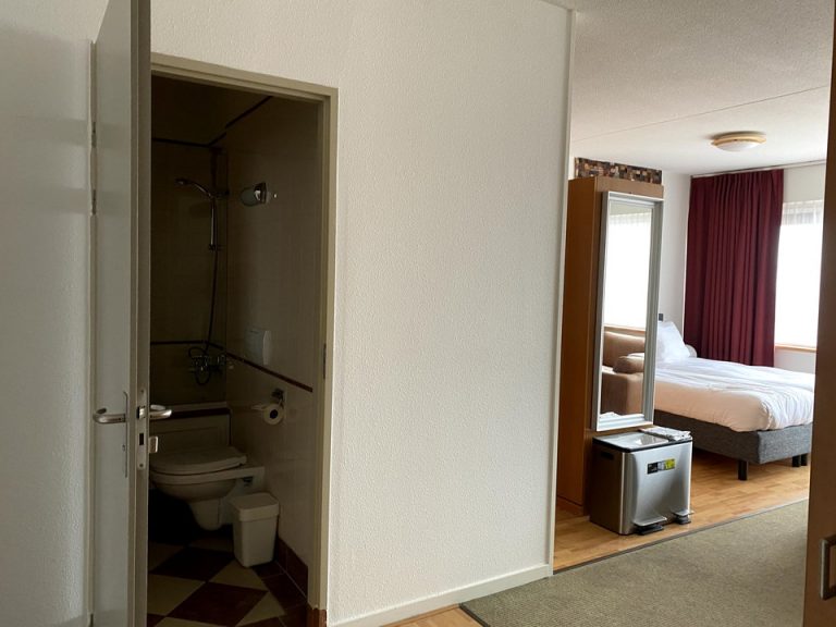 客室全体(窓際方向)2