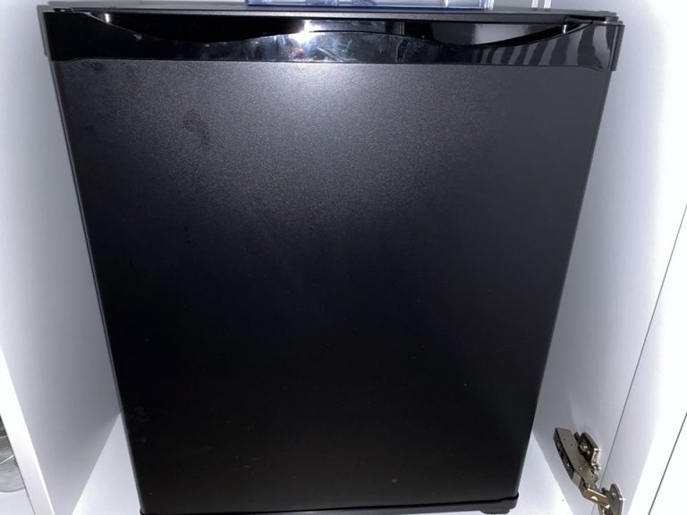 冷蔵庫(閉じた状態)