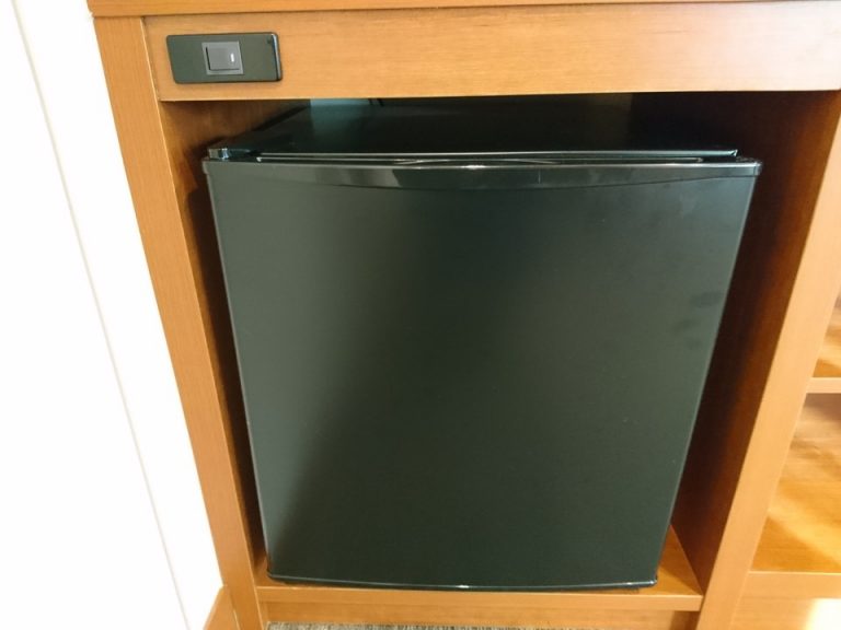 冷蔵庫(閉じた状態)