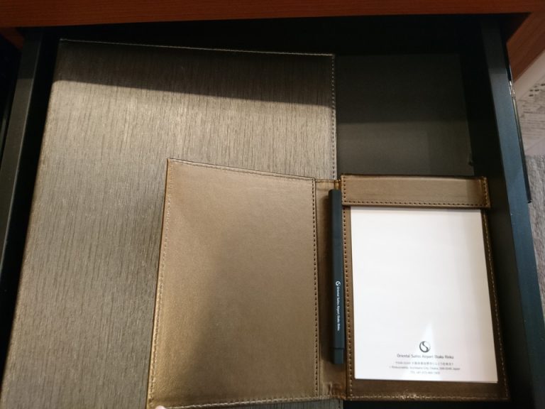 ホテル規約とメモ帳