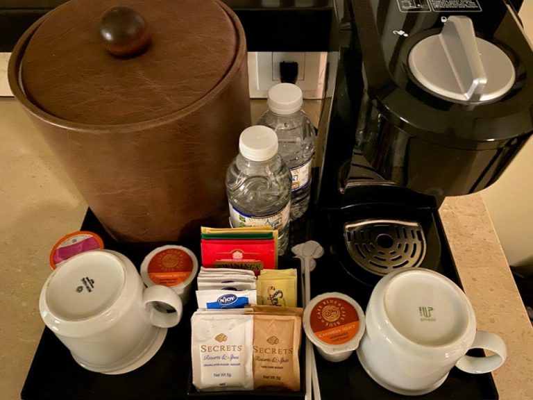 カフェコーナー・カップ