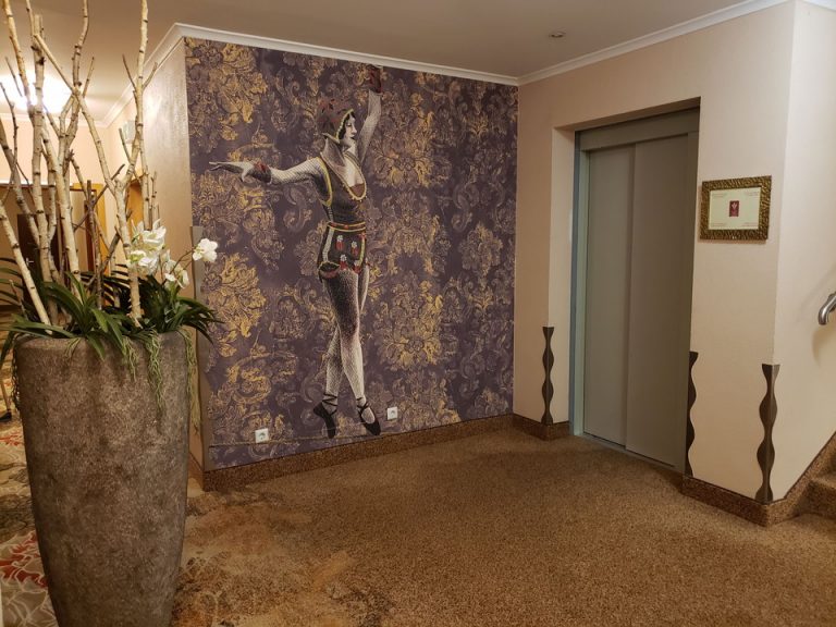 エレベーターホール客室階3