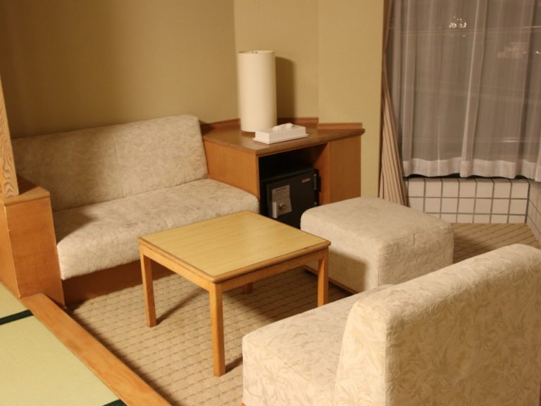 客室内 ソファ